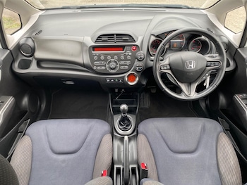 Used Honda Jazz 2013 for sale - 78240604: Photo