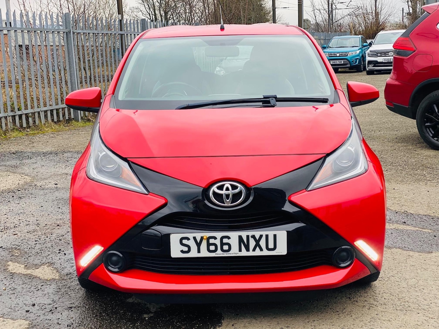 Used Toyota AYGO 2017 for sale - 77763992: Photo 2