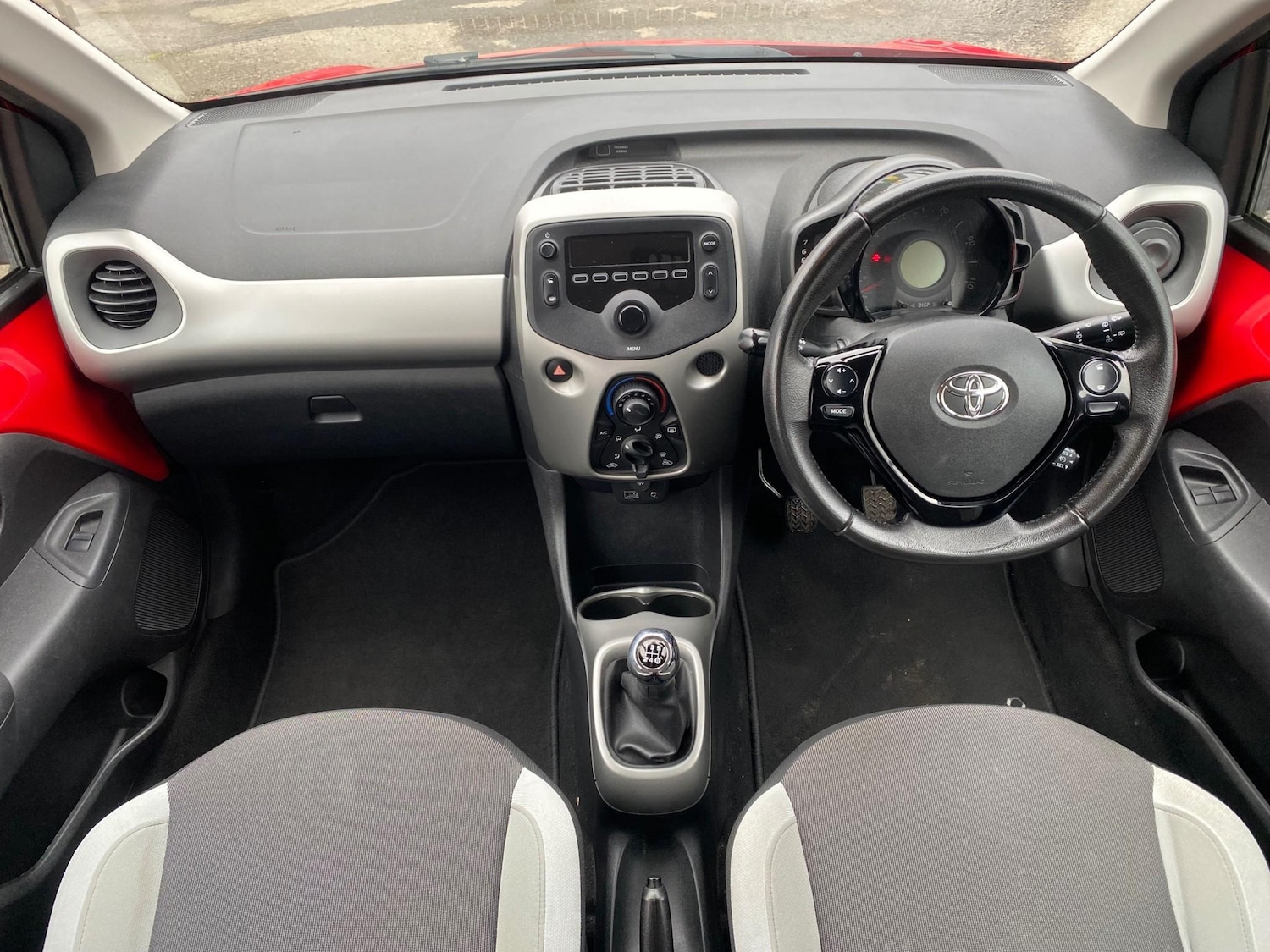 Used Toyota AYGO 2017 for sale - 77763992: Photo 4