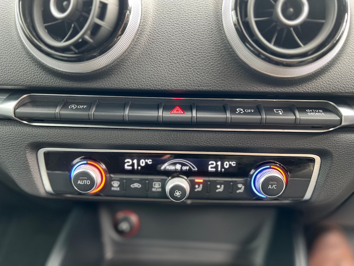 Used Audi A3 2015 for sale - 76241023: Photo 25