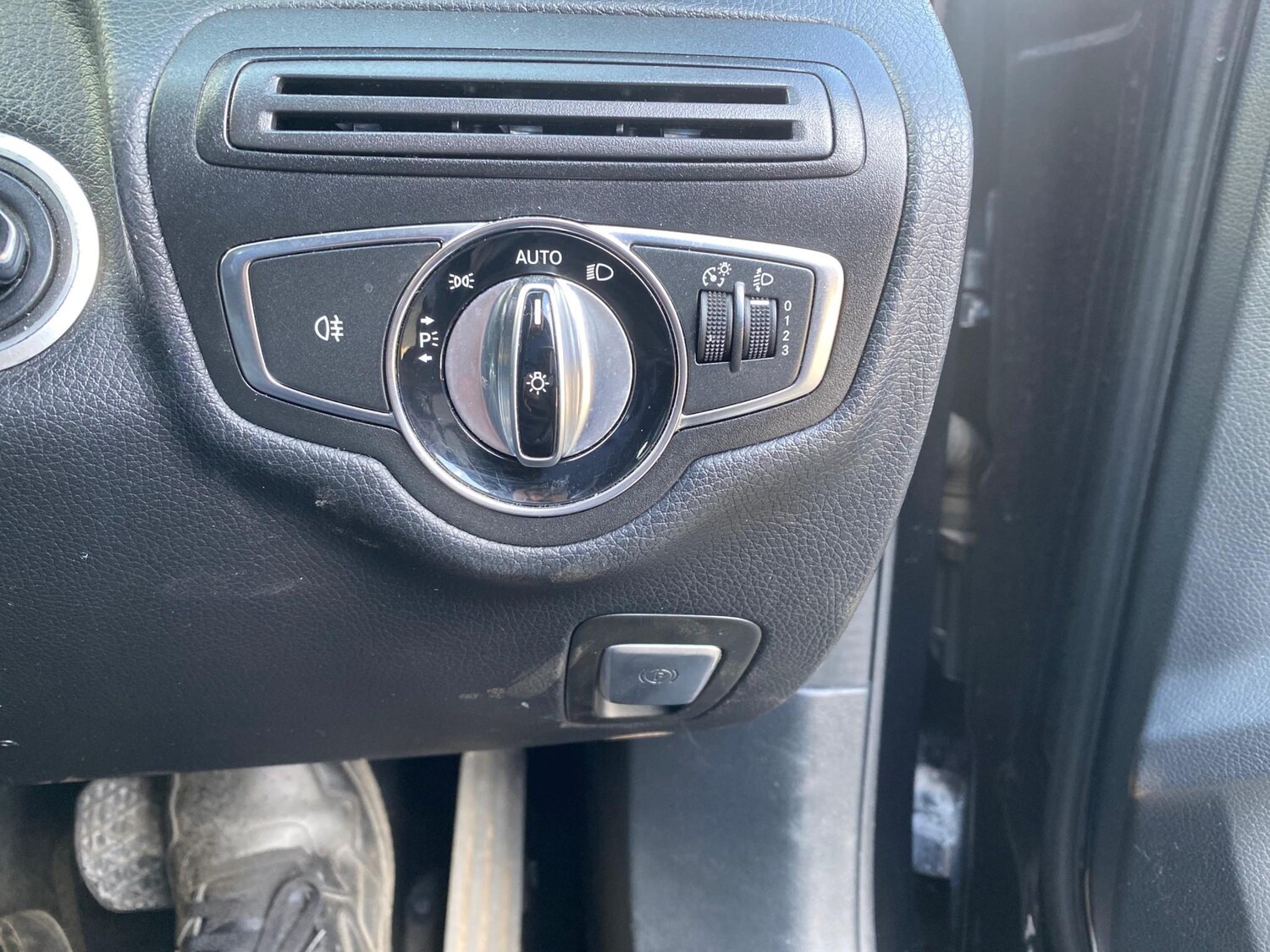 Used Mercedes-Benz C Class 2015 for sale - 78225789: Photo 23