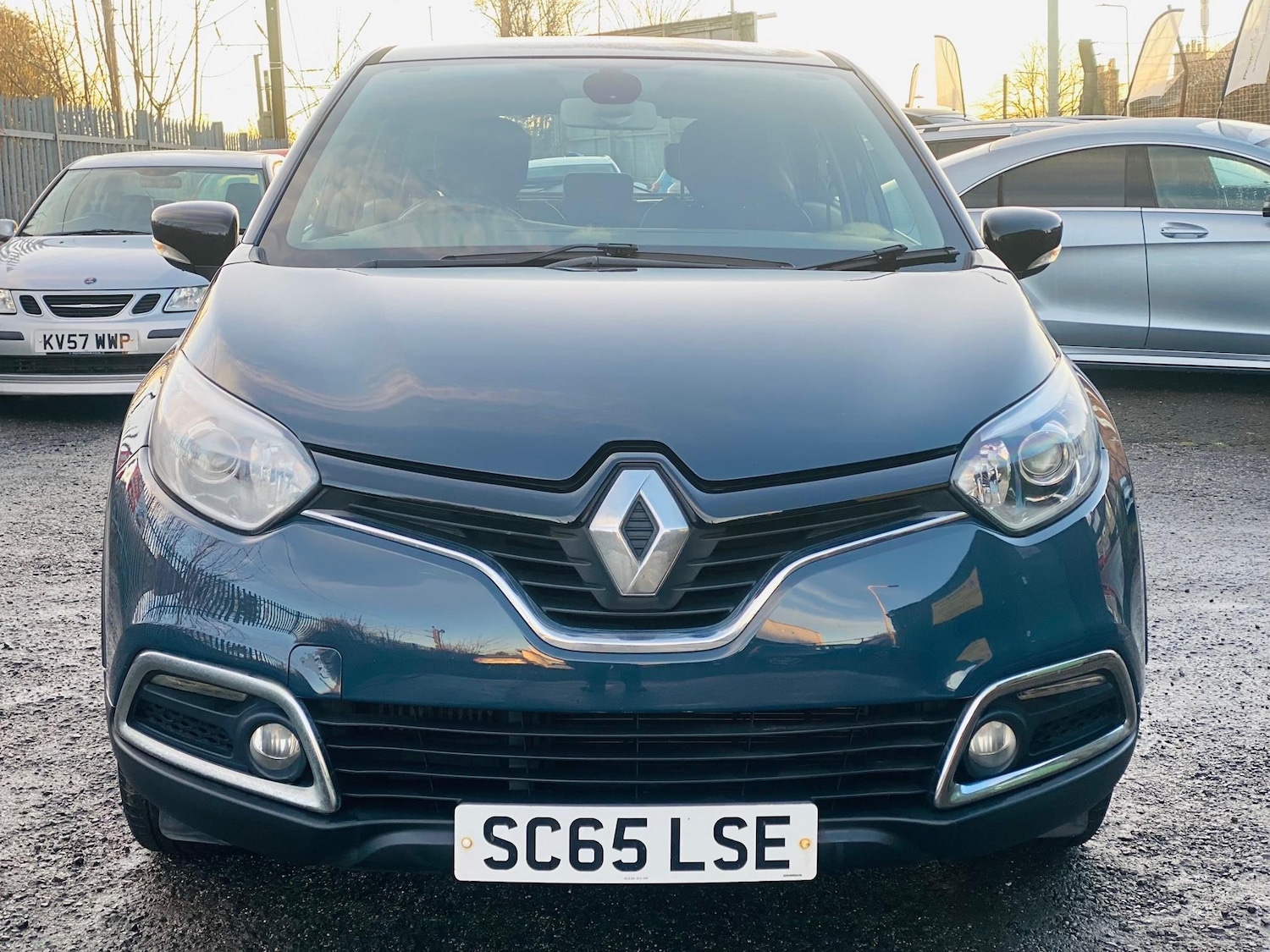 Used Renault Captur 2015 for sale - 77249093: Photo 2