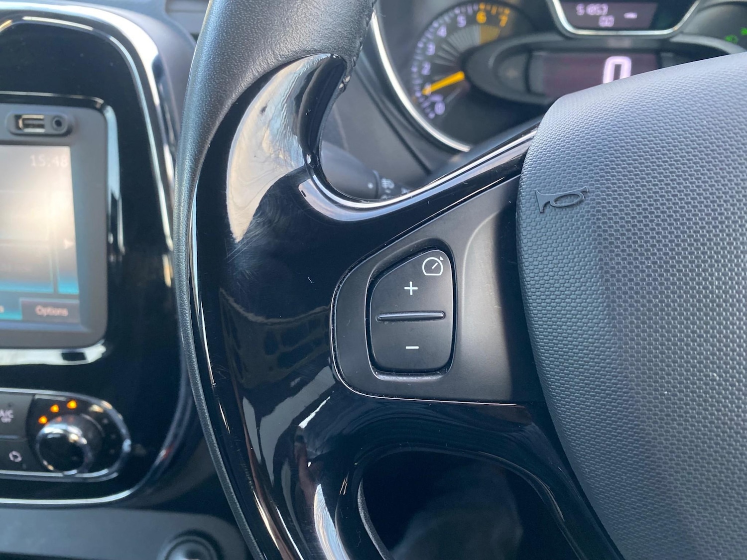 Used Renault Captur 2015 for sale - 77249093: Photo 23