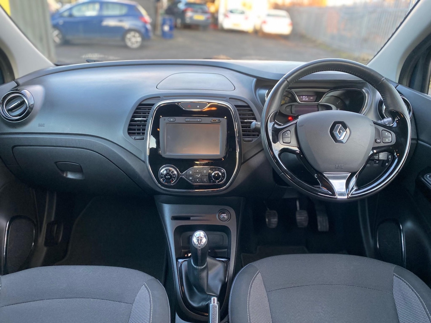 Used Renault Captur 2015 for sale - 77249093: Photo 4