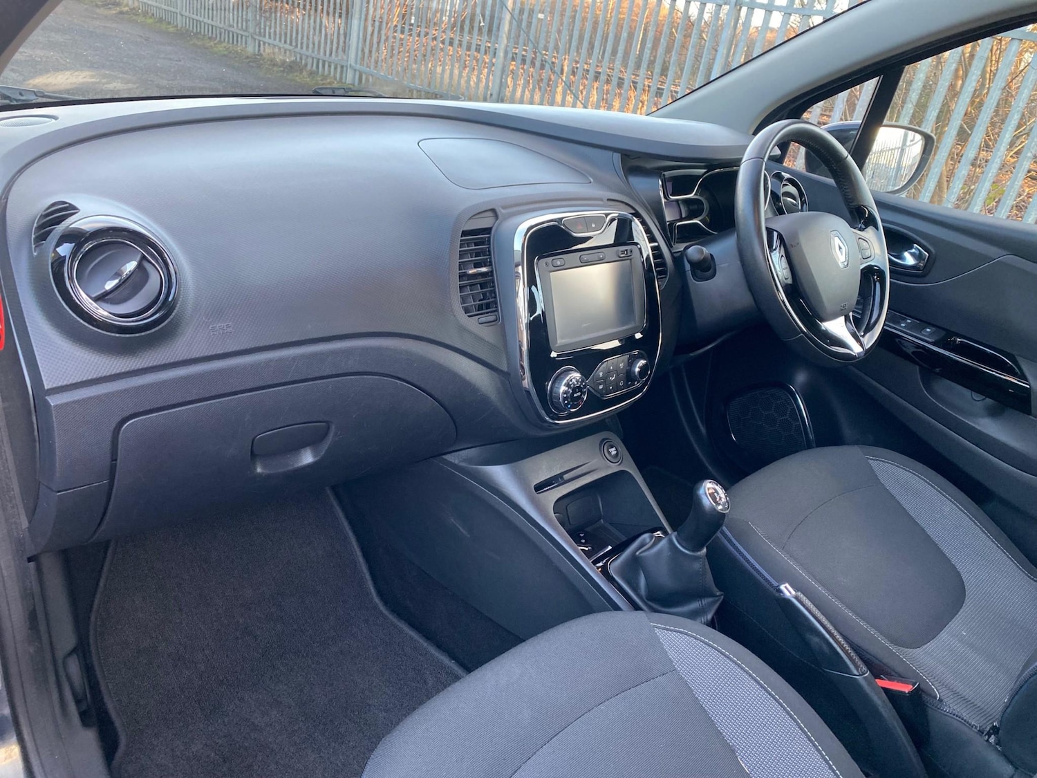 Used Renault Captur 2015 for sale - 77249093: Photo 5