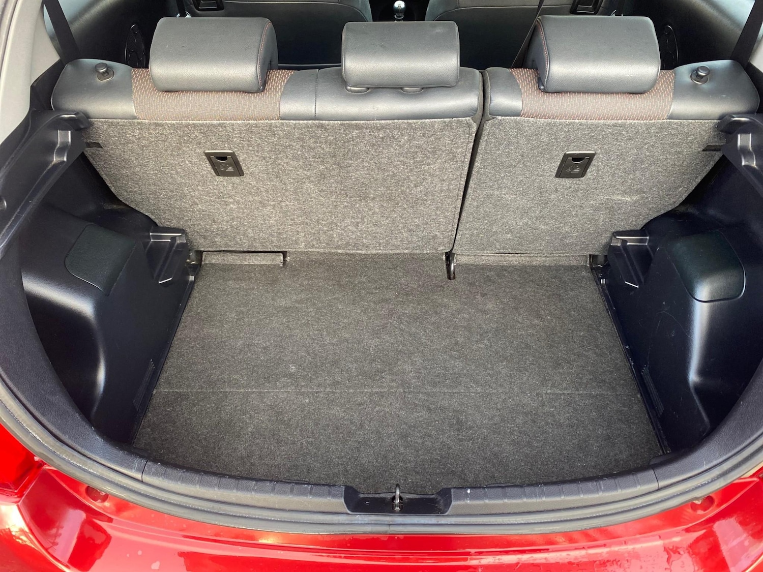 Used Toyota Yaris 2012 for sale - 77128605: Photo 24