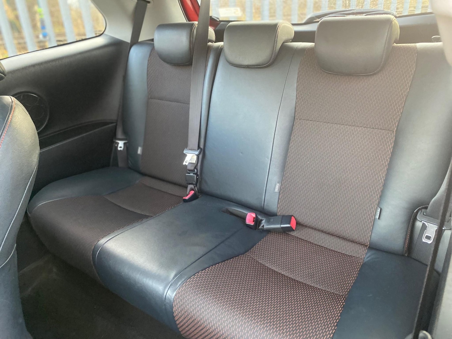 Used Toyota Yaris 2012 for sale - 77128605: Photo 26