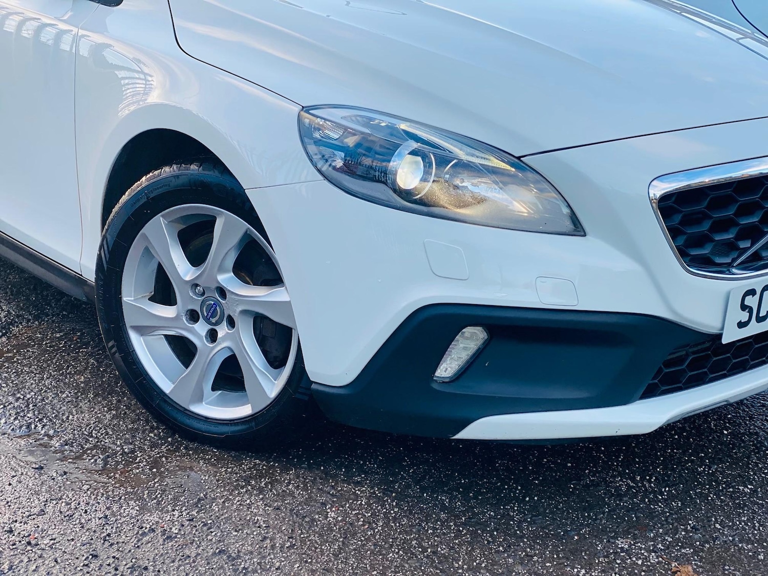 Used Volvo V40 Cross Country 2015 for sale - 76627477: Photo 10