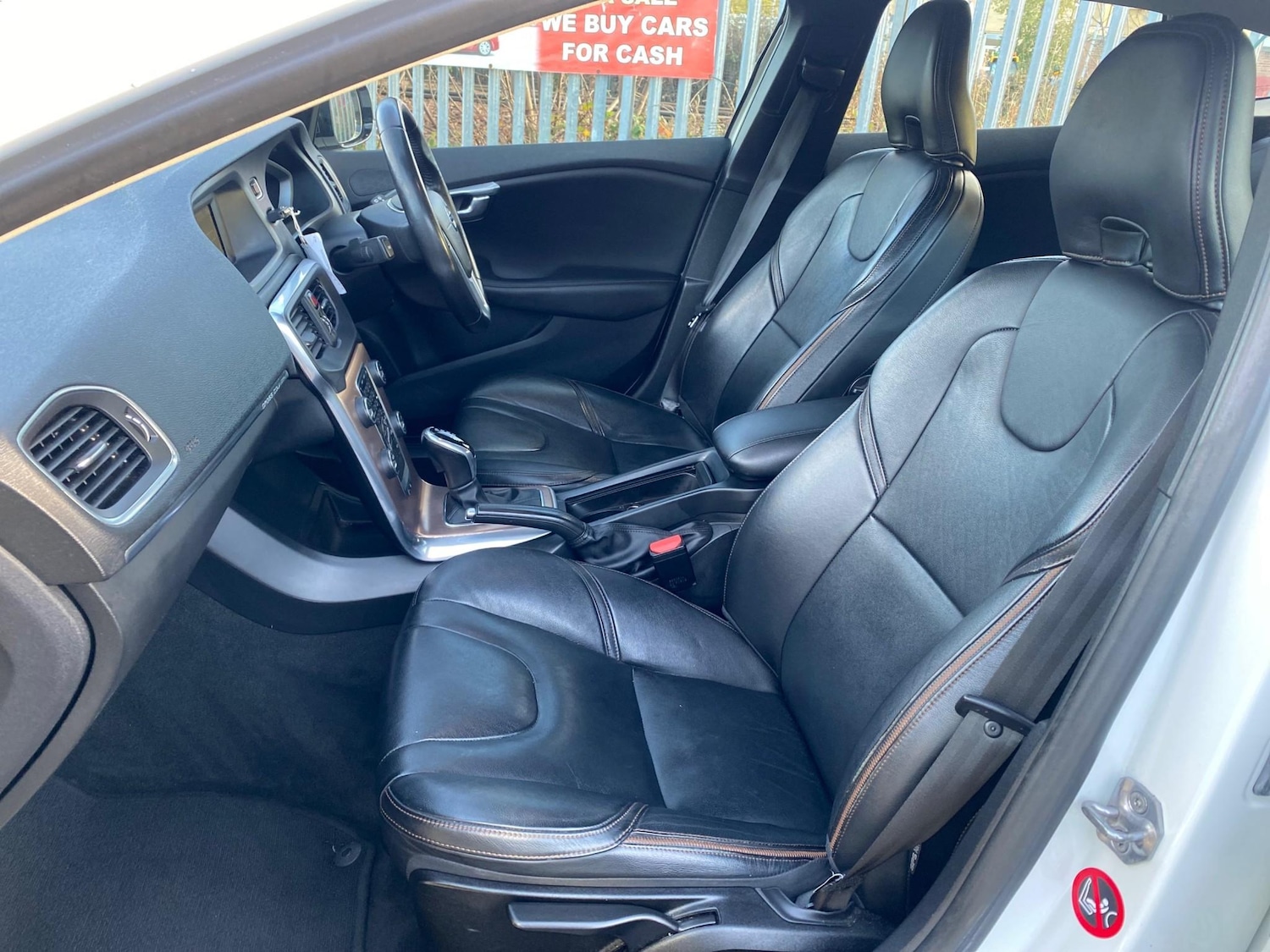 Used Volvo V40 Cross Country 2015 for sale - 76627477: Photo 14