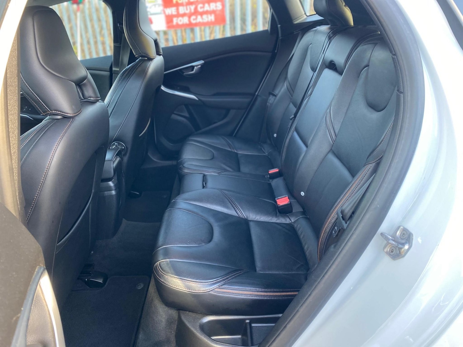 Used Volvo V40 Cross Country 2015 for sale - 76627477: Photo 15