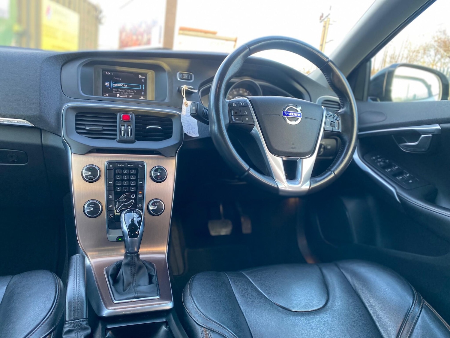 Used Volvo V40 Cross Country 2015 for sale - 76627477: Photo 18