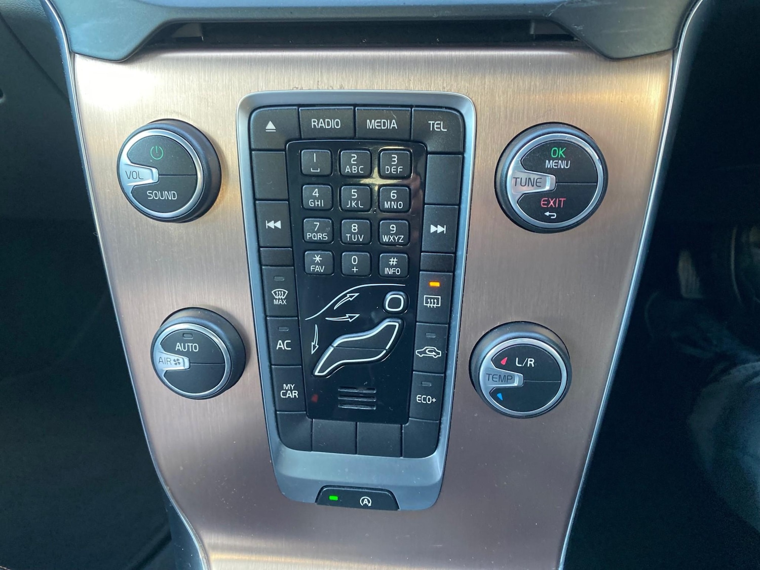 Used Volvo V40 Cross Country 2015 for sale - 76627477: Photo 23