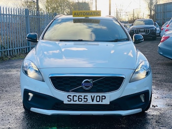 Used Volvo V40 Cross Country 2015 for sale - 76627477: Photo