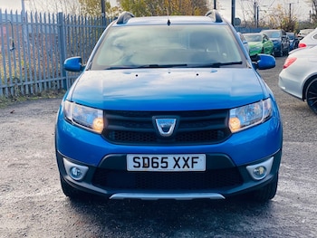 Used Dacia Sandero Stepway 2015 for sale - 76557761: Photo