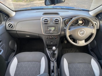 Used Dacia Sandero Stepway 2015 for sale - 76557761: Photo