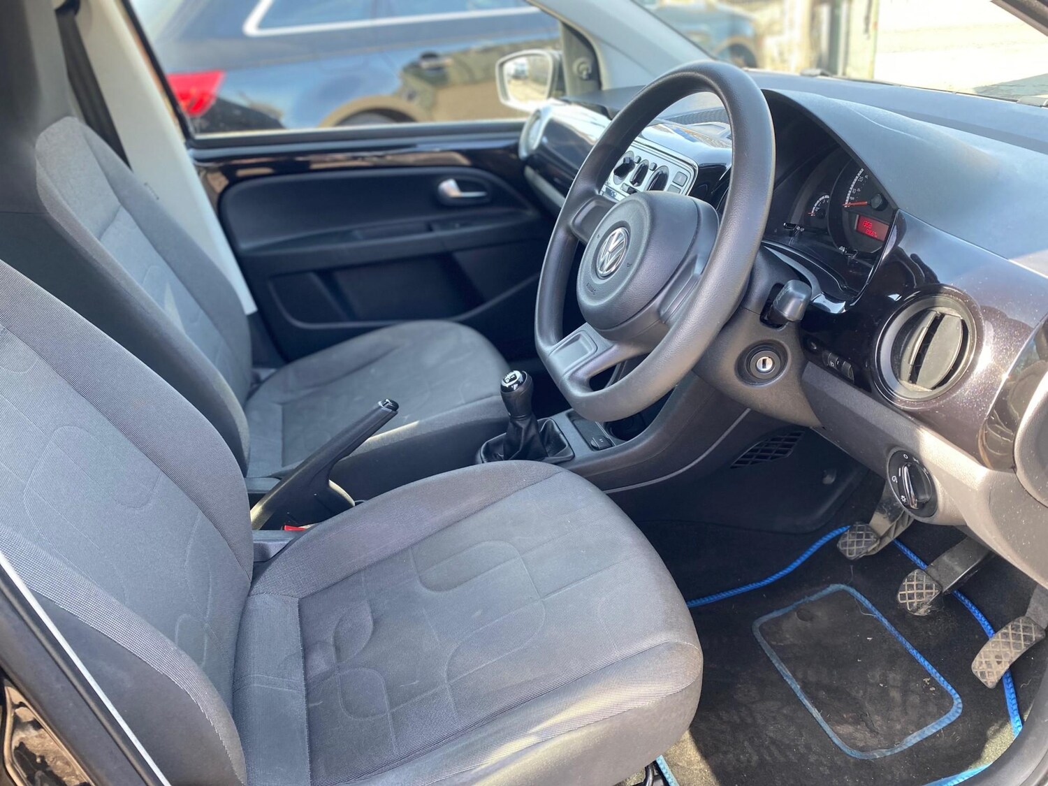 Used Volkswagen up! 2013 for sale - 77959098: Photo 15