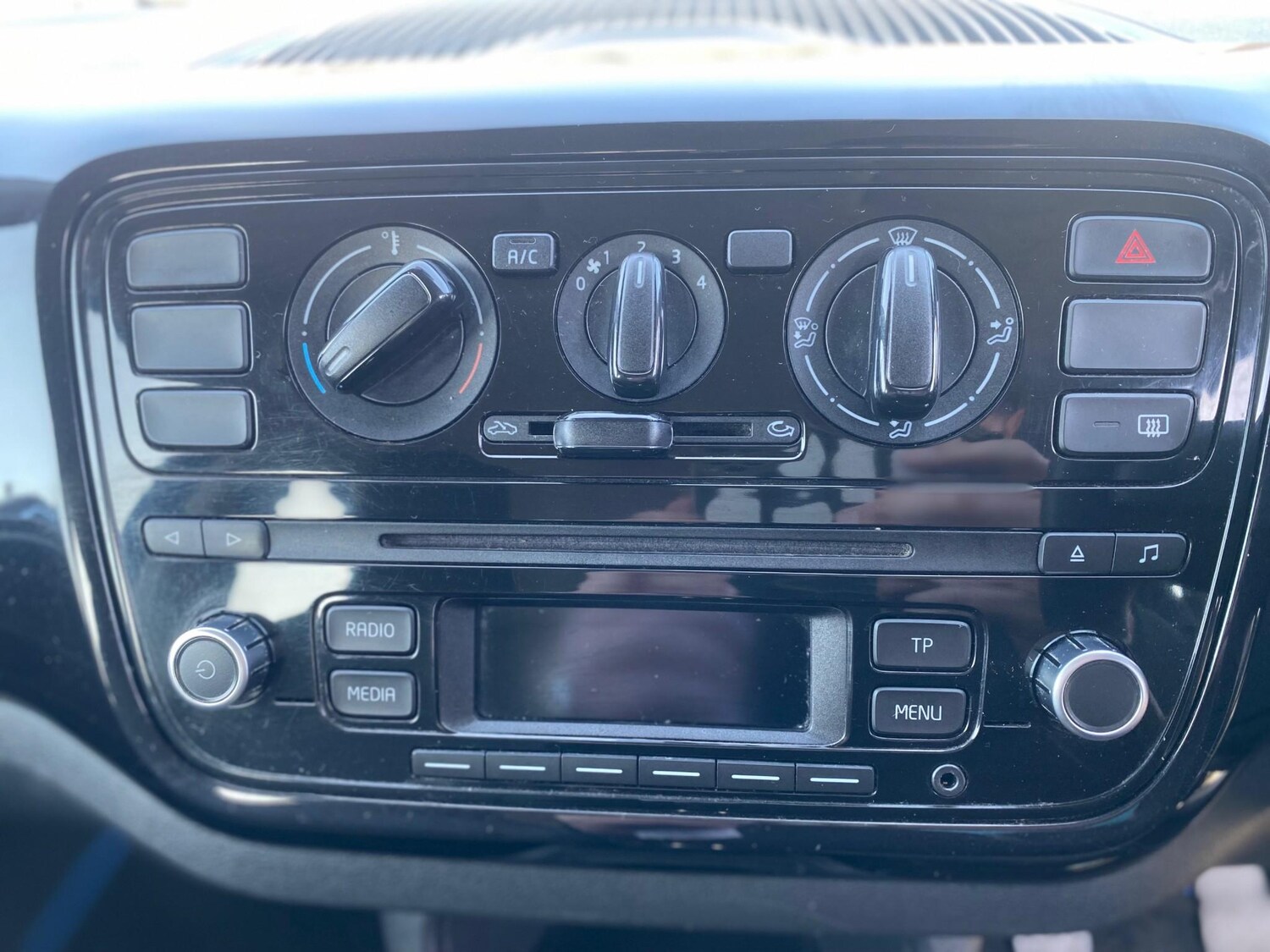 Used Volkswagen up! 2013 for sale - 77959098: Photo 19