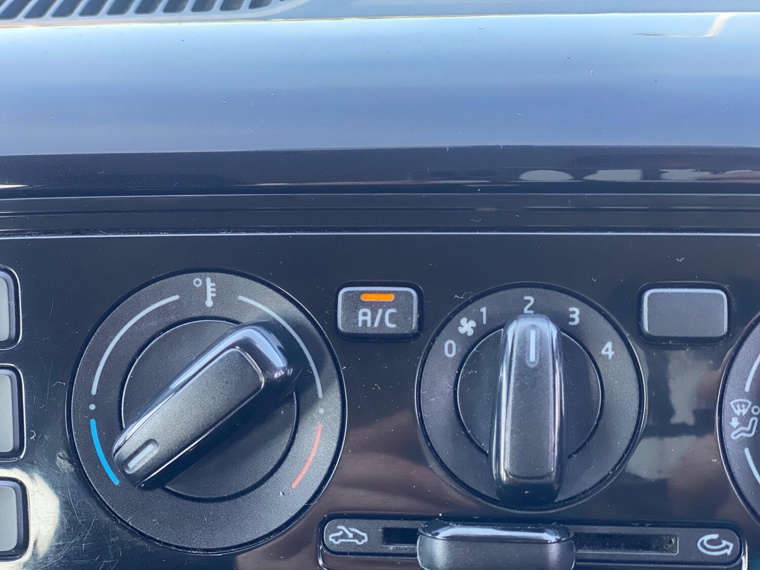 Used Volkswagen up! 2013 for sale - 77959098: Photo 20