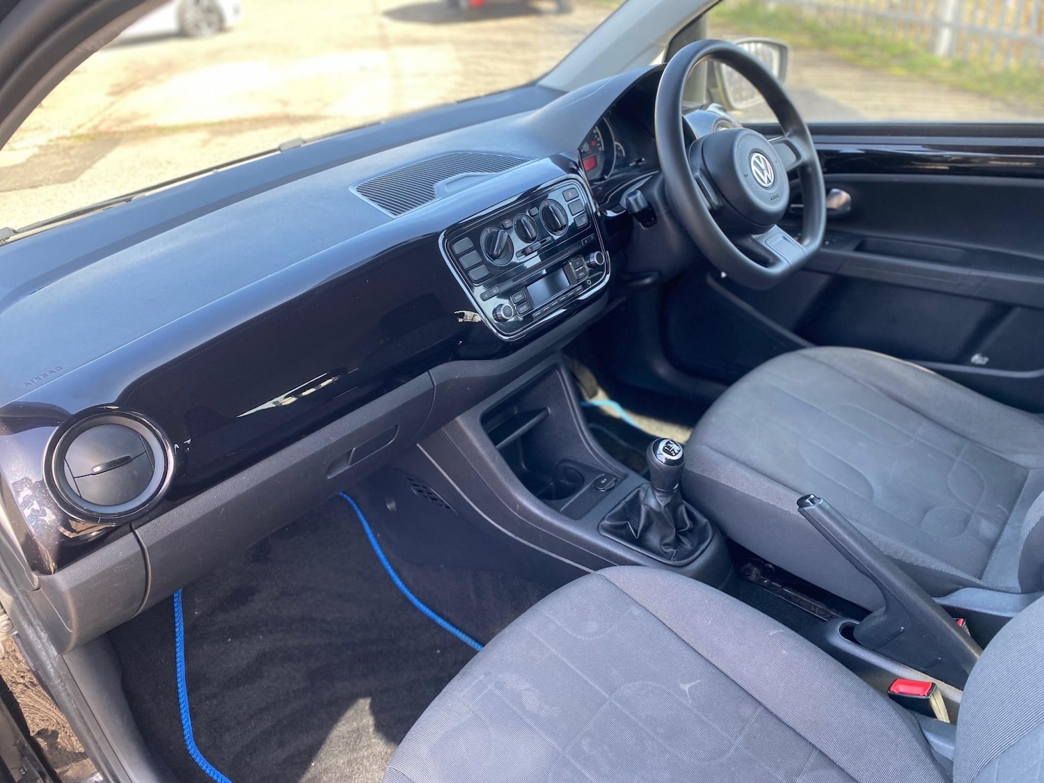 Used Volkswagen up! 2013 for sale - 77959098: Photo 5