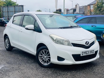 Used Toyota Yaris 2014 for sale - 79613604: Photo