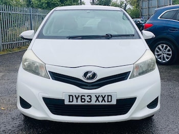 Used Toyota Yaris 2014 for sale - 79613604: Photo