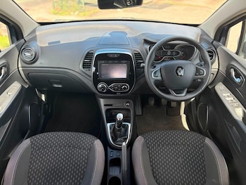 Used Renault Captur 2017 for sale - 79369682: Photo