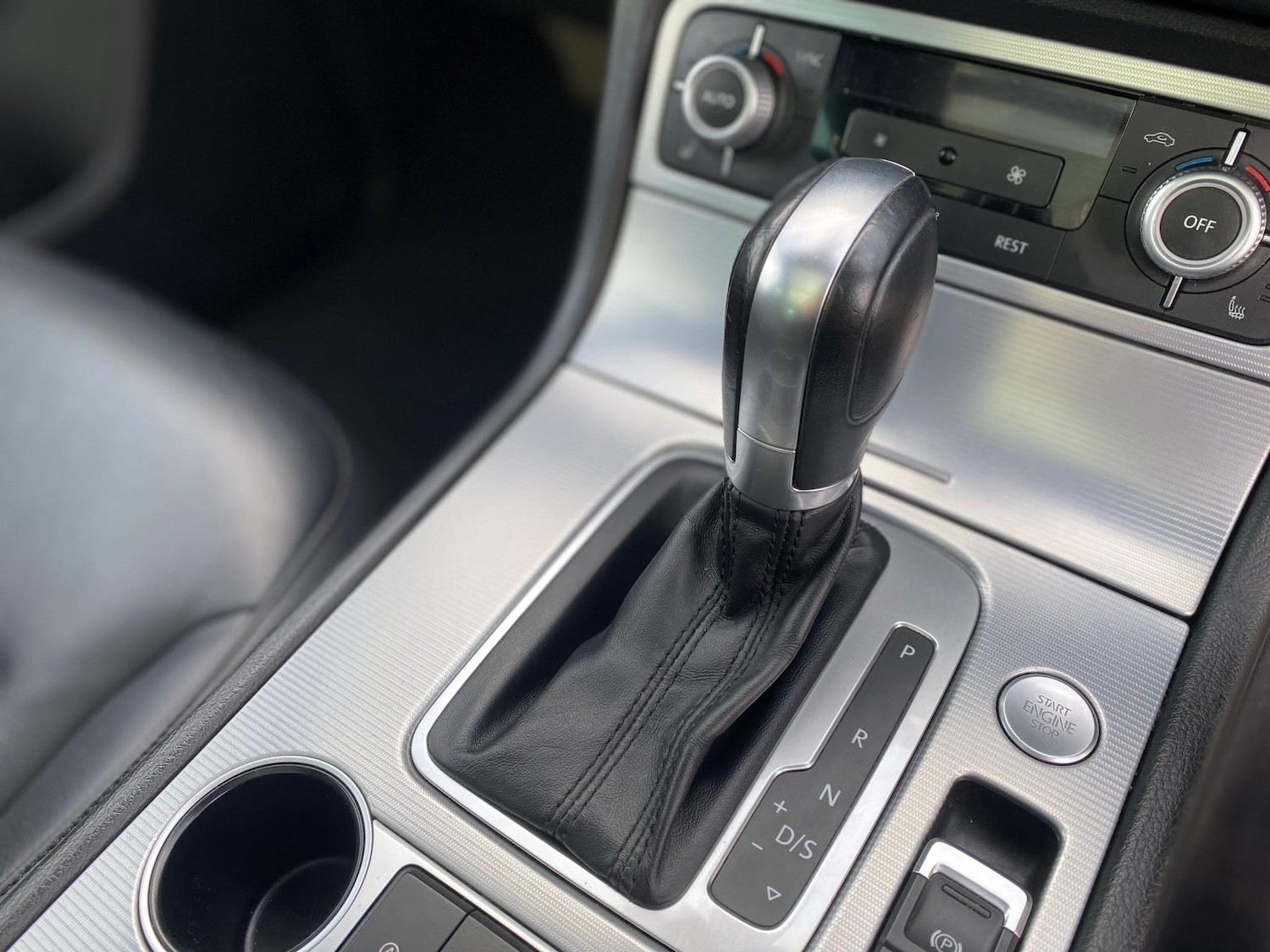 Used Volkswagen Touareg 2015 for sale - 77763994: Photo 4