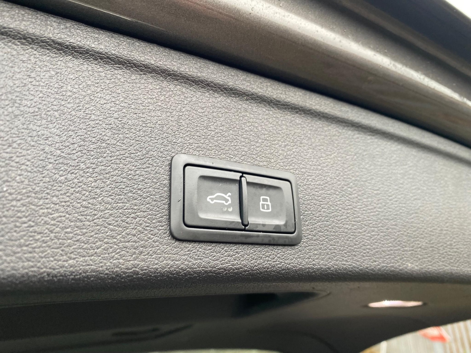 Used Audi A4 2020 for sale - 76887876: Photo 32