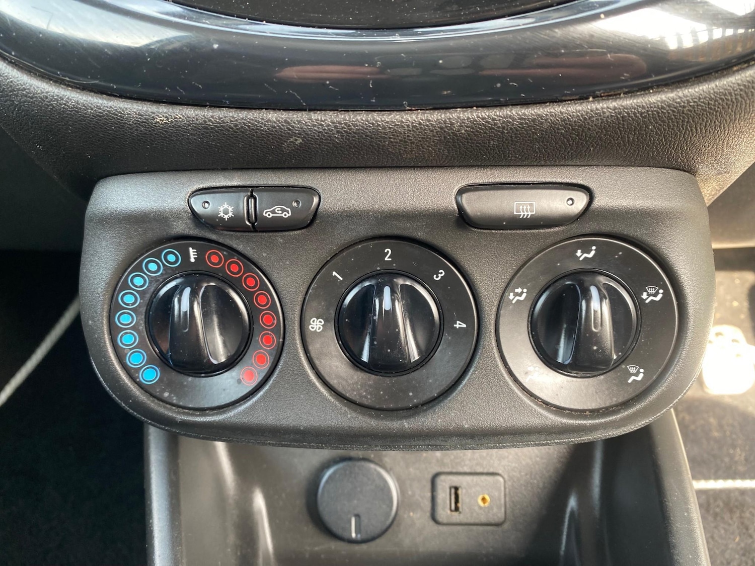 Used Vauxhall Corsa 2015 for sale - 77763991: Photo 23