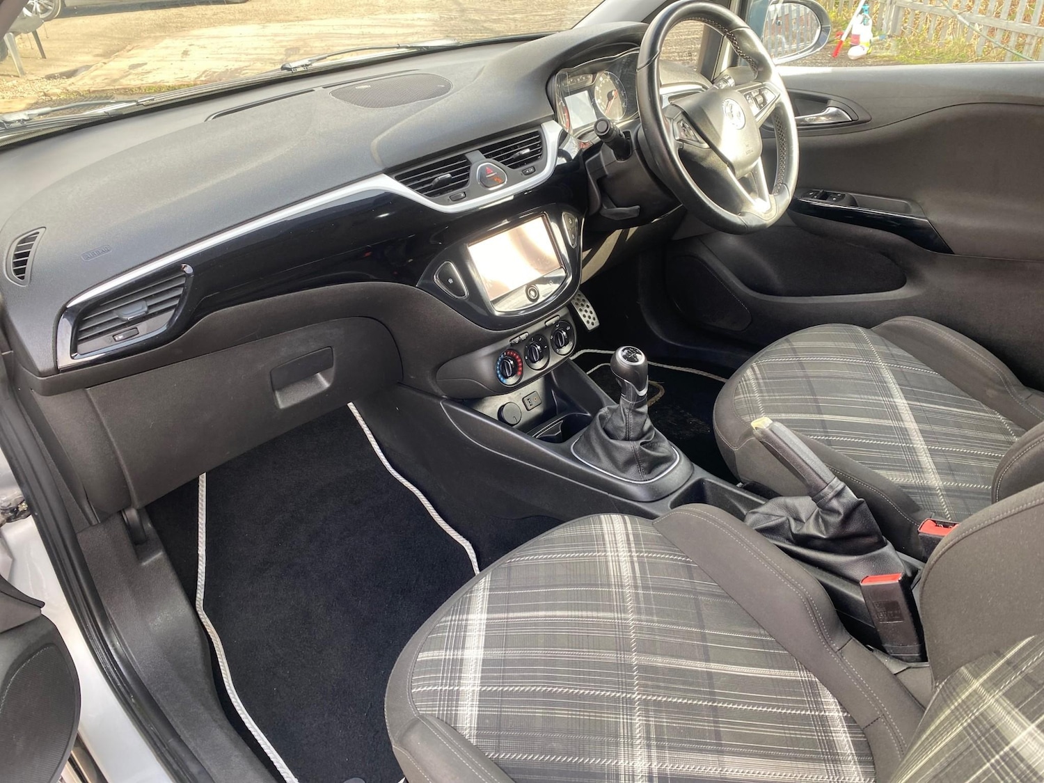 Used Vauxhall Corsa 2015 for sale - 77763991: Photo 5