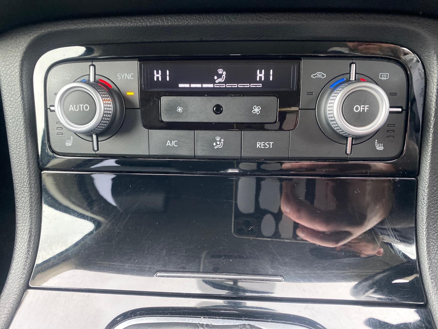 Used Volkswagen Touareg 2016 for sale - 76949475: Photo 26