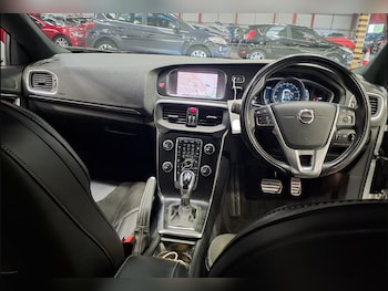 Used Volvo V40 2018 for sale - 76438719: Photo