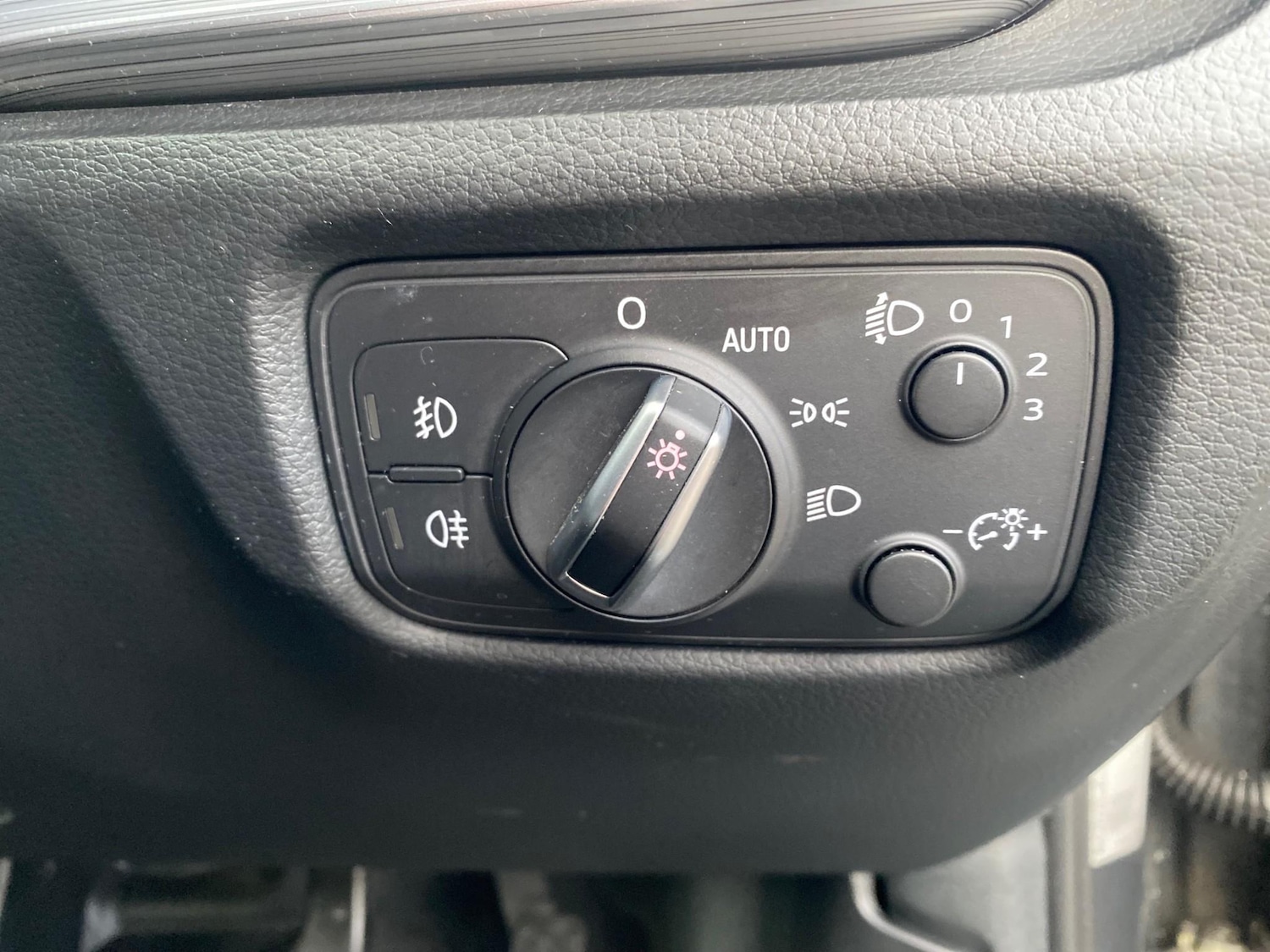 Used Audi A3 2015 for sale - 77026604: Photo 22