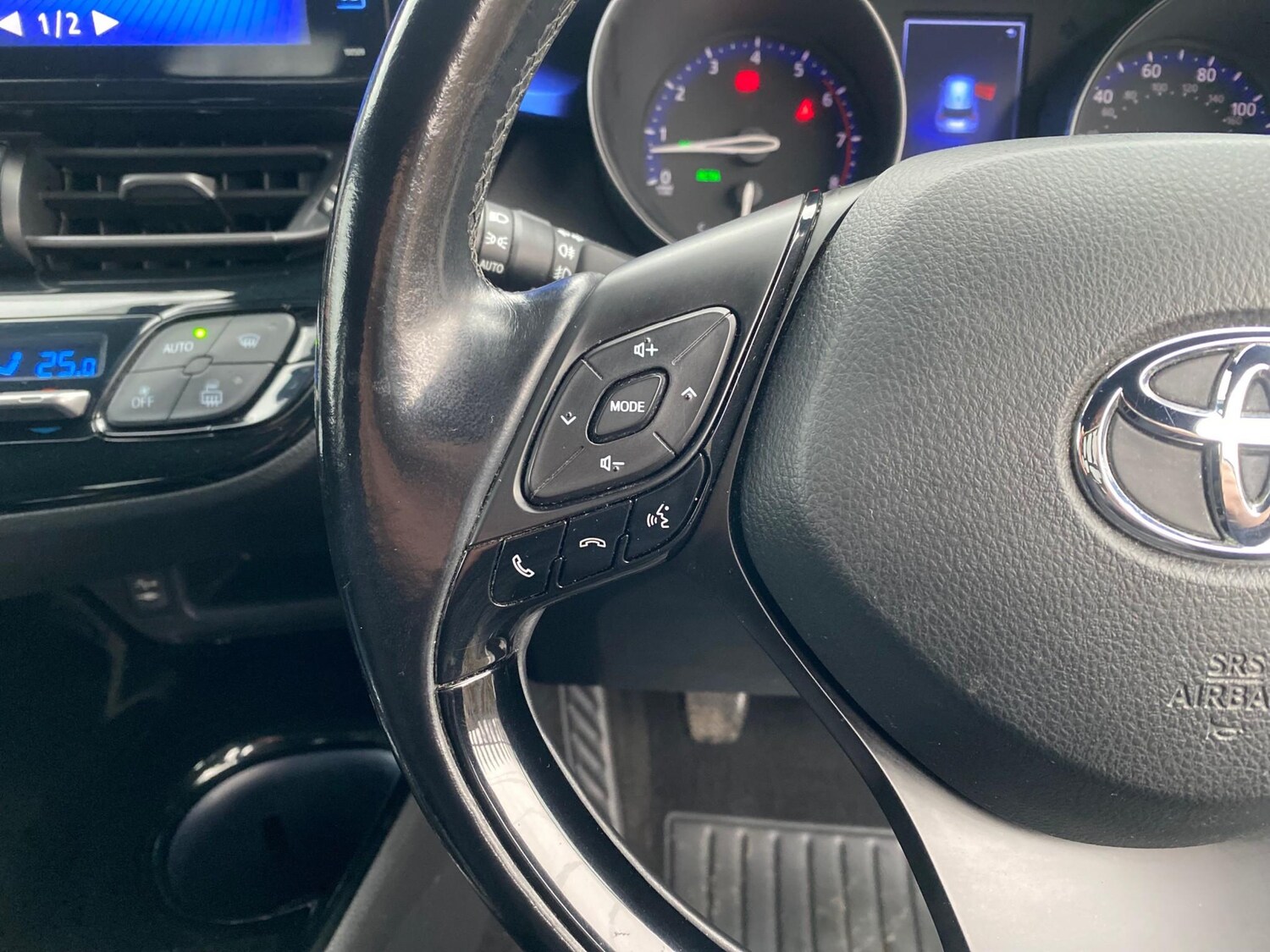 Used Toyota C-HR 2017 for sale - 77506029: Photo 19