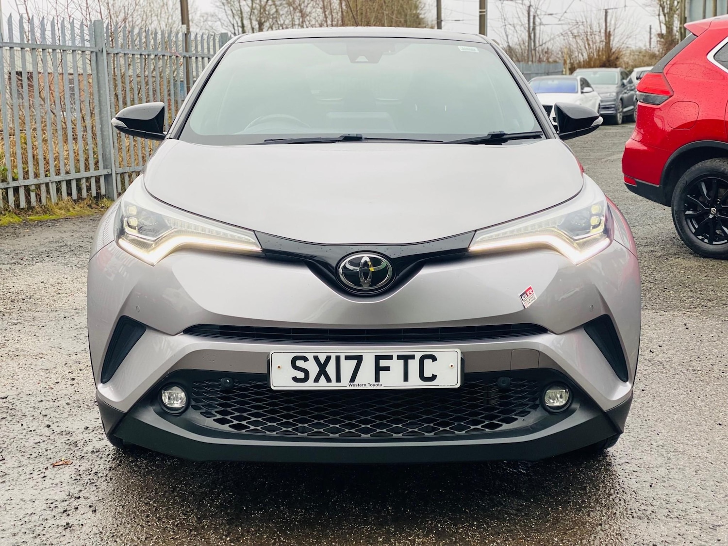 Used Toyota C-HR 2017 for sale - 77506029: Photo 2