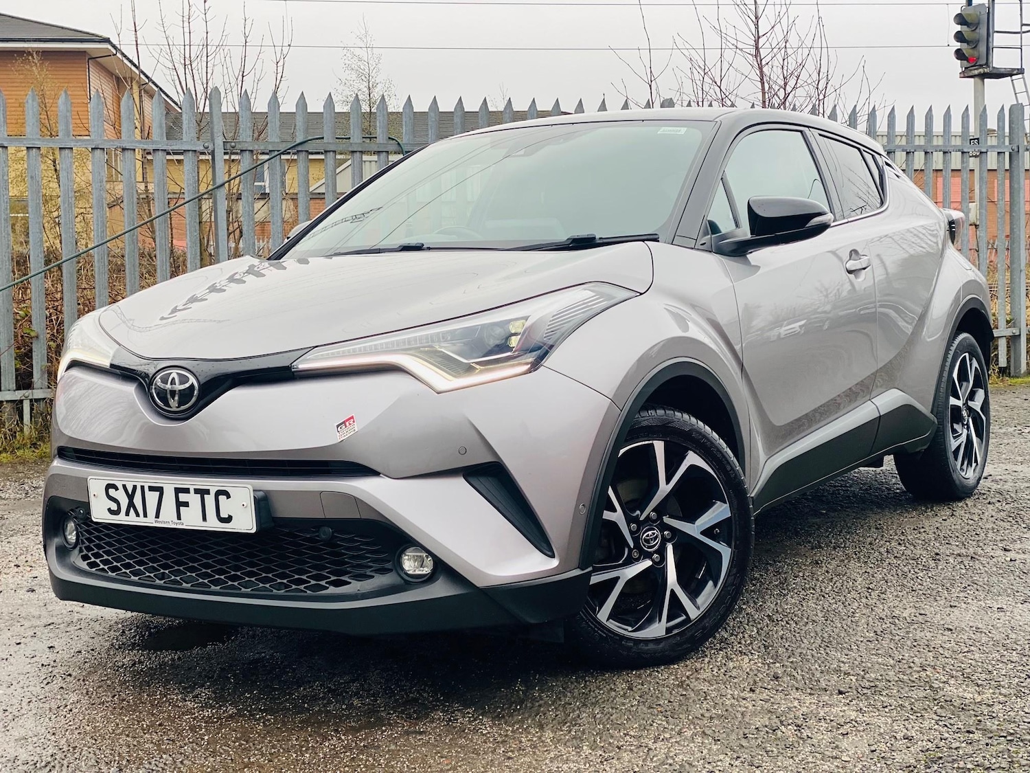 Used Toyota C-HR 2017 for sale - 77506029: Photo 3