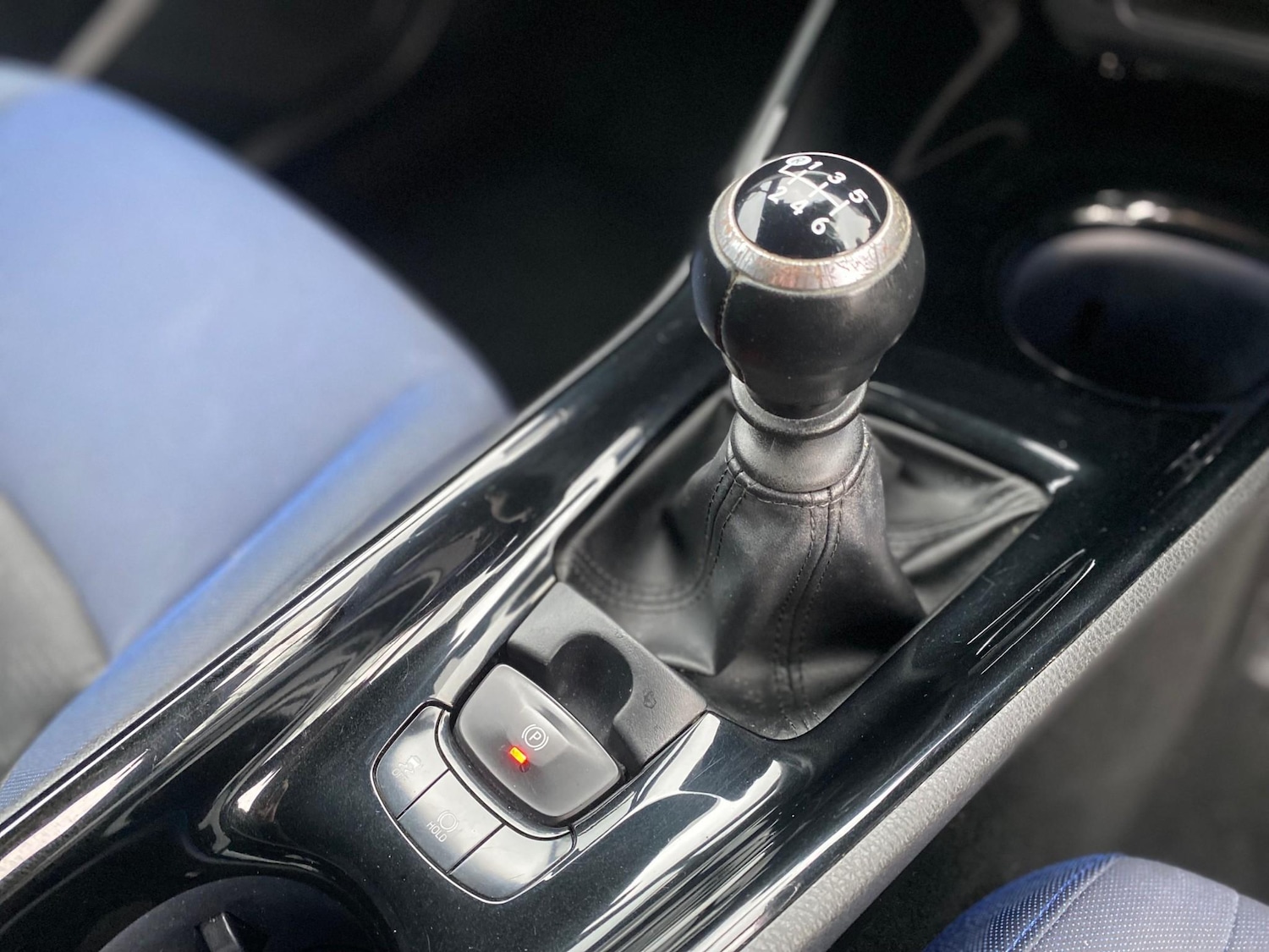 Used Toyota C-HR 2017 for sale - 77506029: Photo 5