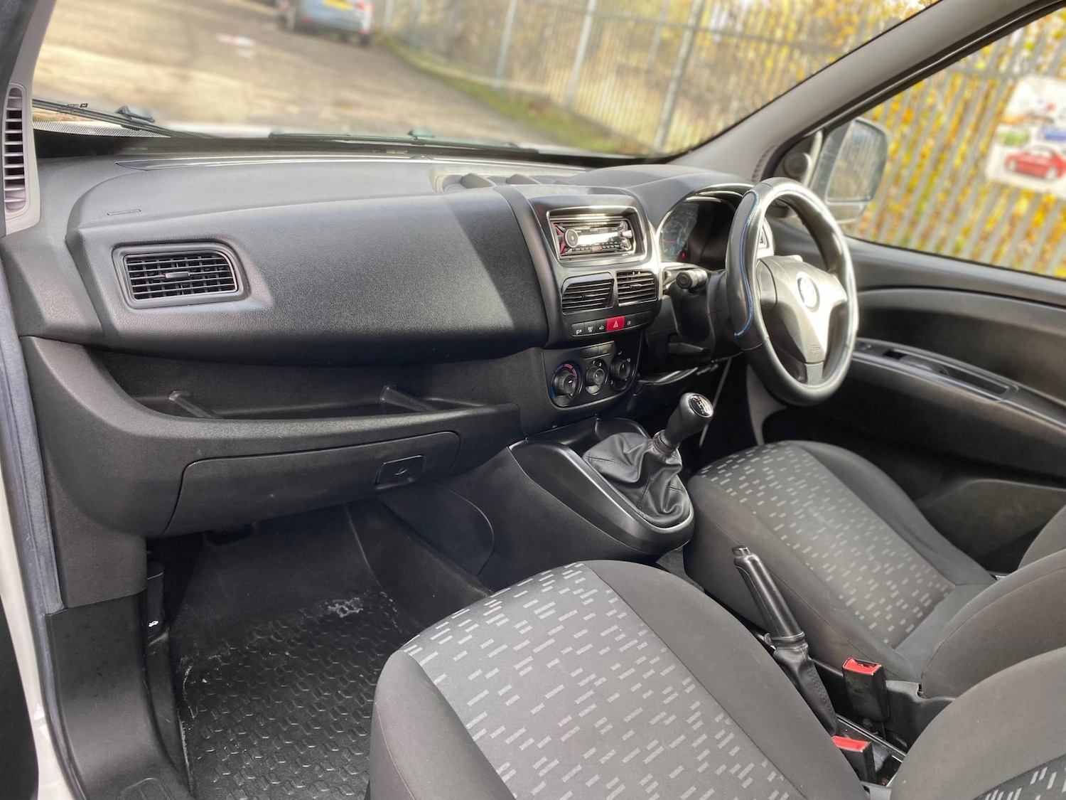 Used Vauxhall Combo 2017 for sale - 76405500: Photo 12