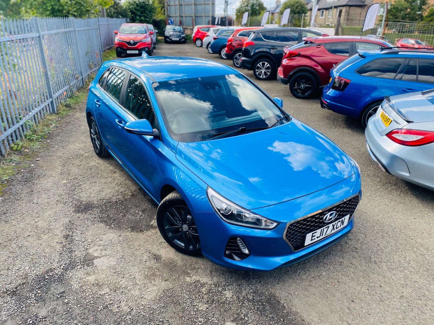 Used Hyundai i30 2017 for sale - 76073663: Photo 2