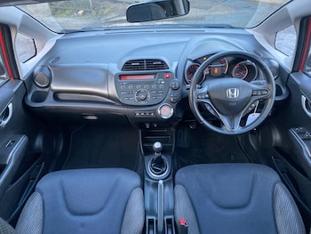 Used Honda Jazz 2014 for sale - 77021731: Photo