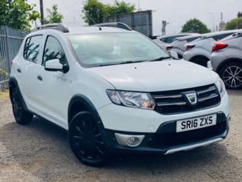 2016 (16) - 0.9 Tce Laureate ULEZ FREE 1YR MOT 5-Door