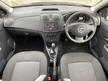 Used Dacia Sandero 2015 for sale - 77989484: Photo