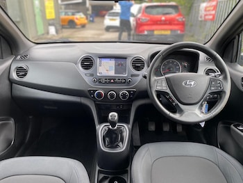 Used Hyundai i10 2018 for sale - 75584872: Photo