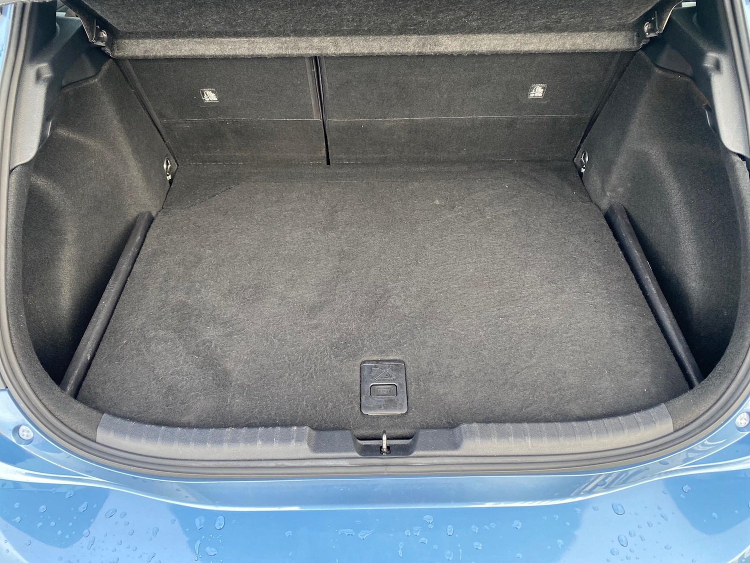 Used Toyota Corolla 2019 for sale - 77026610: Photo 30