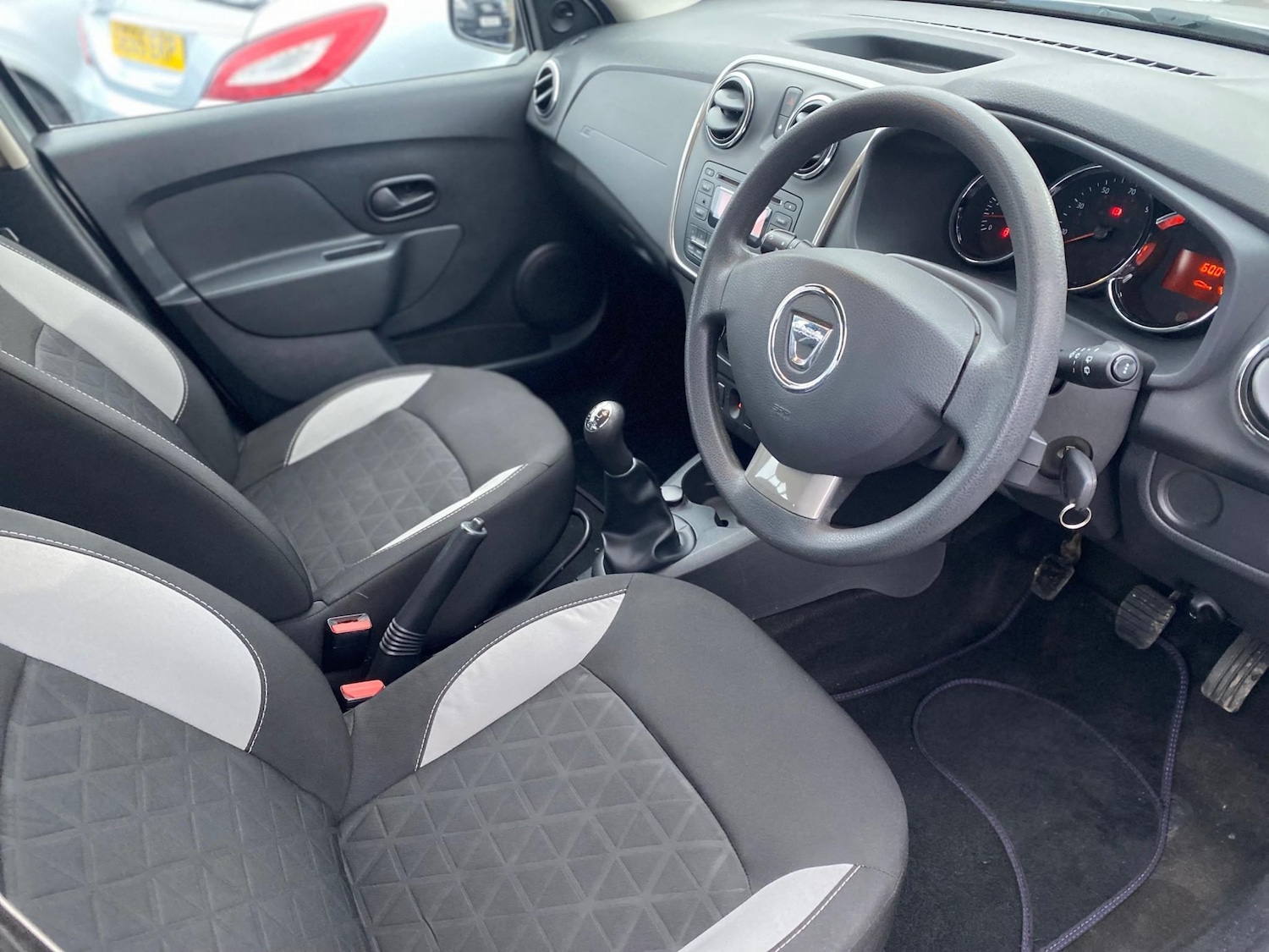 Used Dacia Sandero Stepway 2015 for sale - 77236008: Photo 13