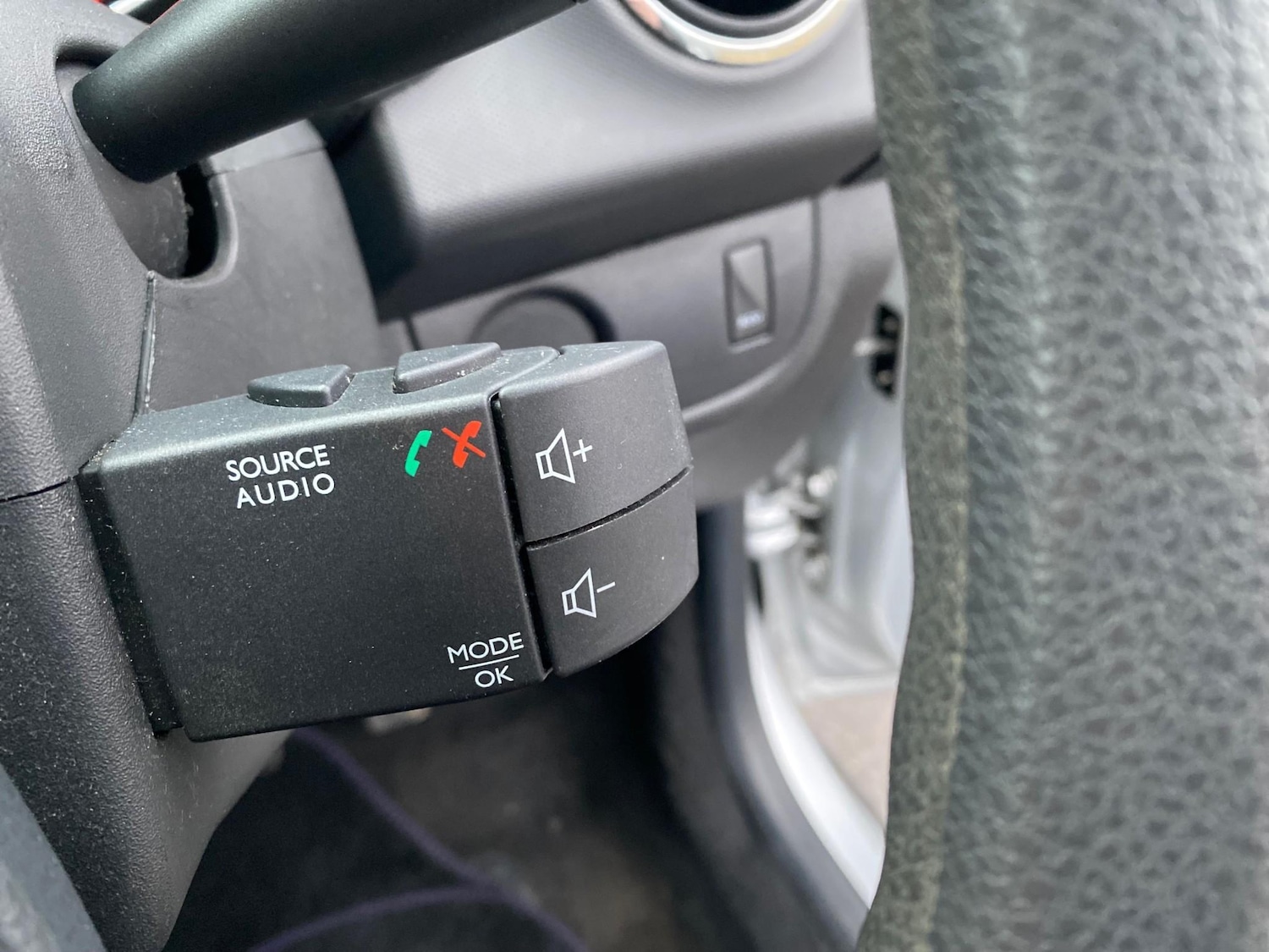 Used Dacia Sandero Stepway 2015 for sale - 77236008: Photo 16