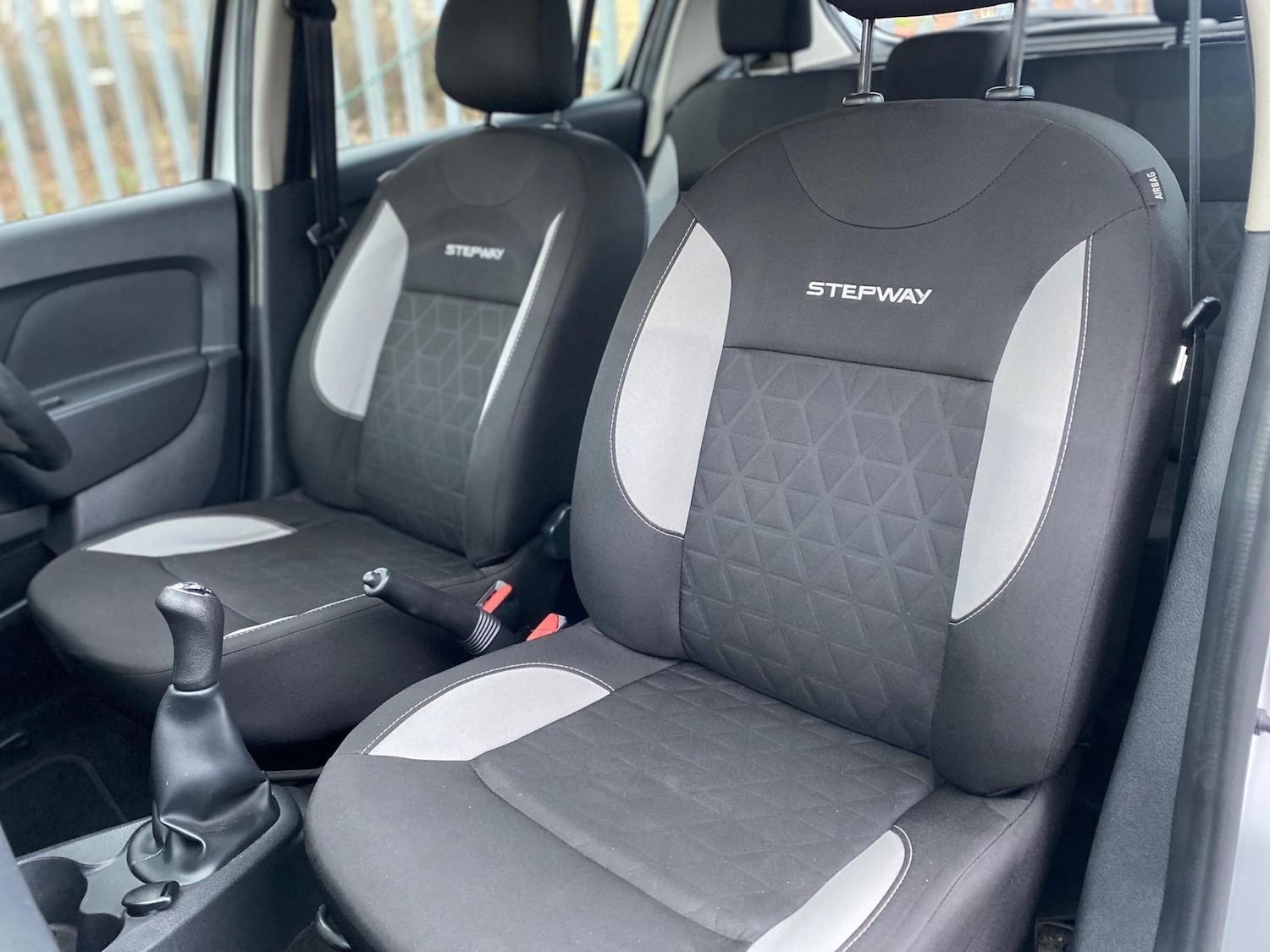 Used Dacia Sandero Stepway 2015 for sale - 77236008: Photo 22