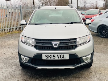 Used Dacia Sandero Stepway 2015 for sale - 77236008: Photo