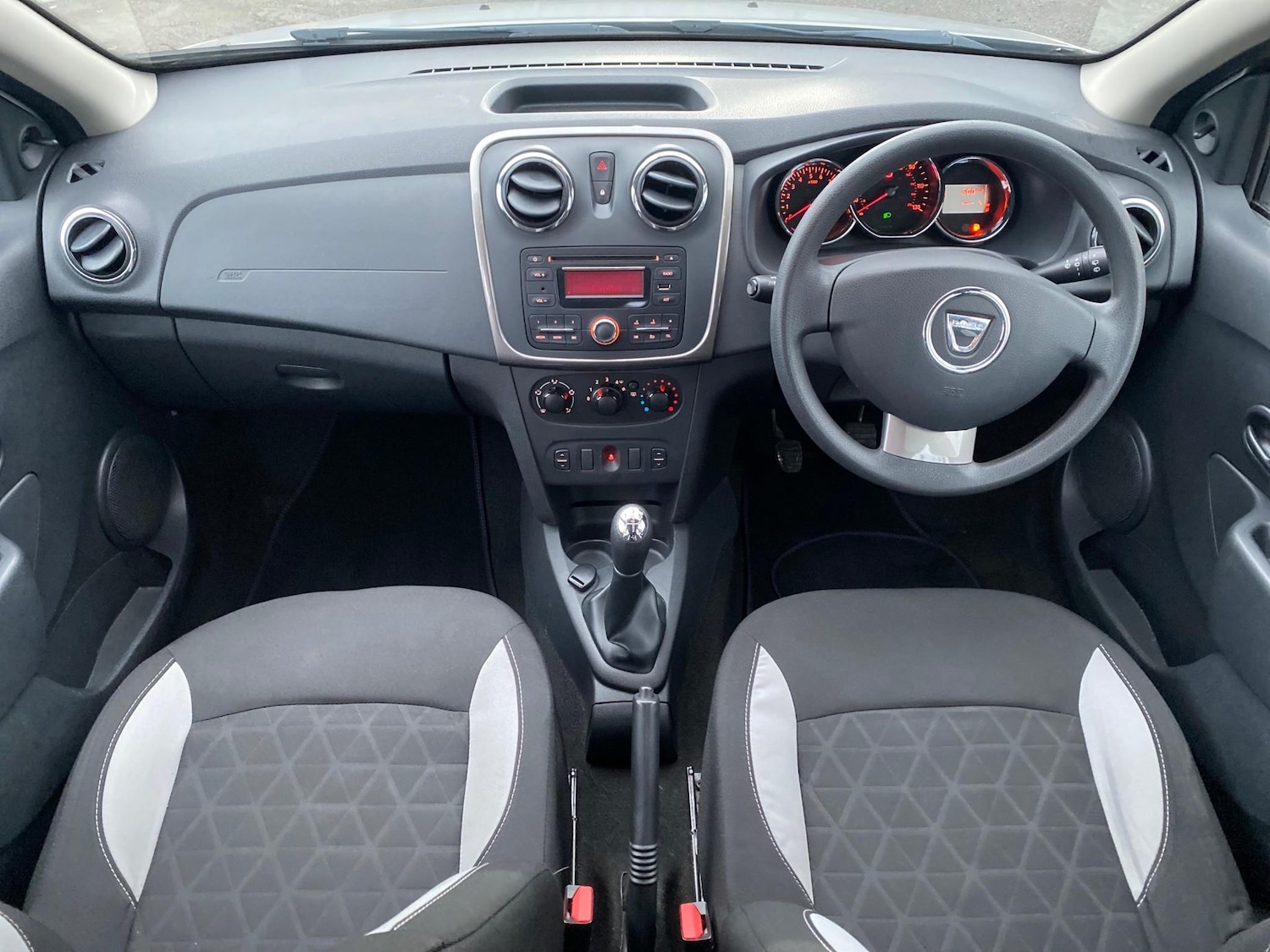 Used Dacia Sandero Stepway 2015 for sale - 77236008: Photo 4