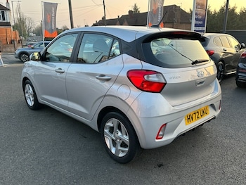 Used Hyundai i10 2022 for sale - 77748714: Photo